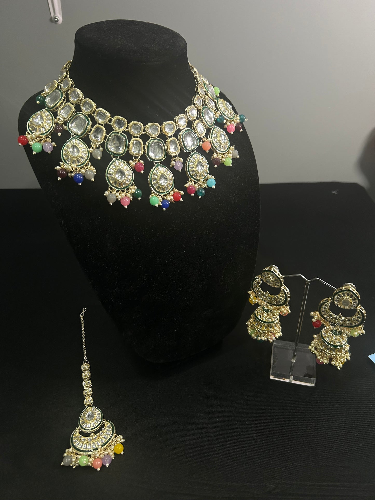 Kanthi Necklace Set