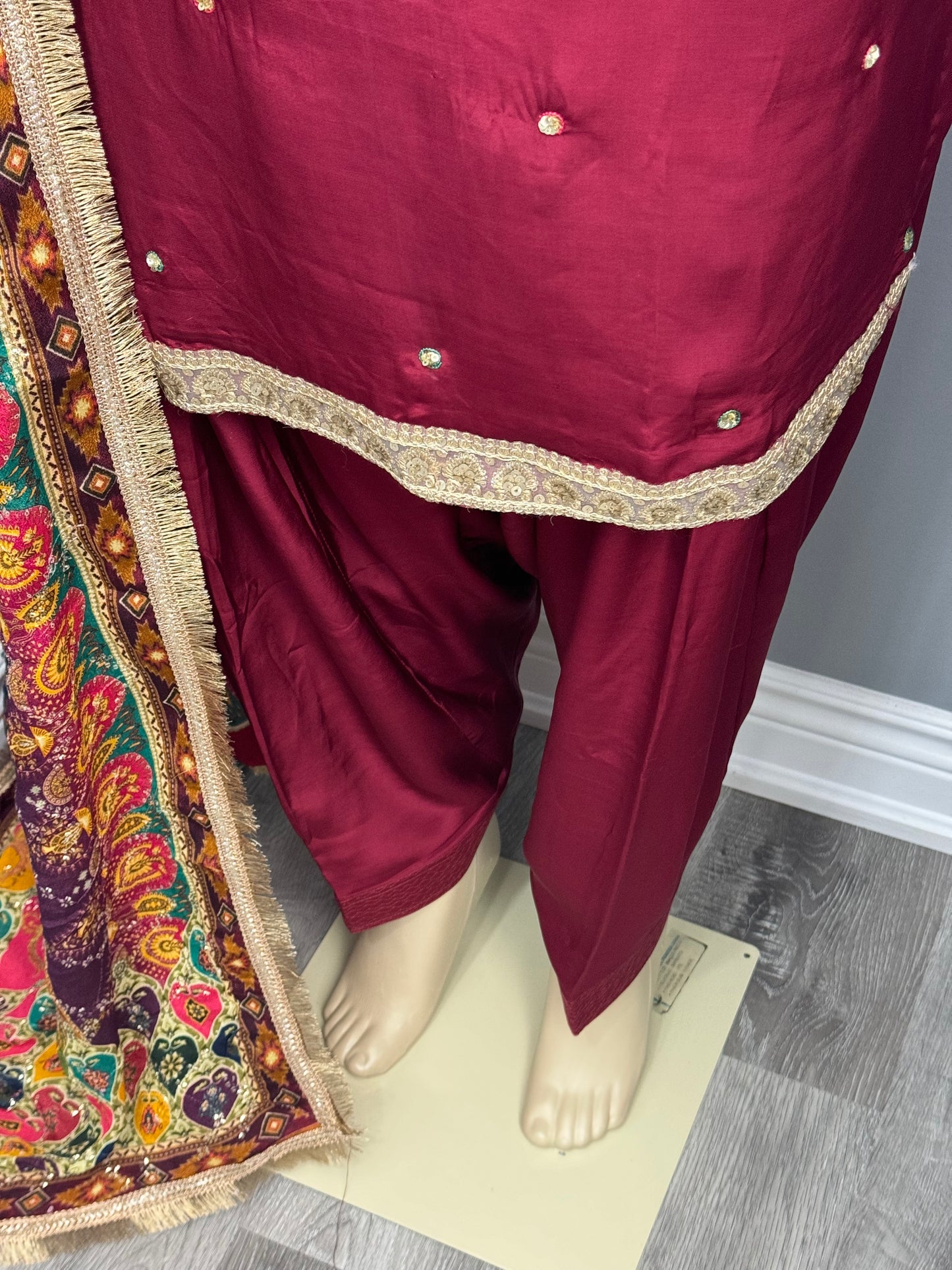 Mahal Gulzar Salwar Suit