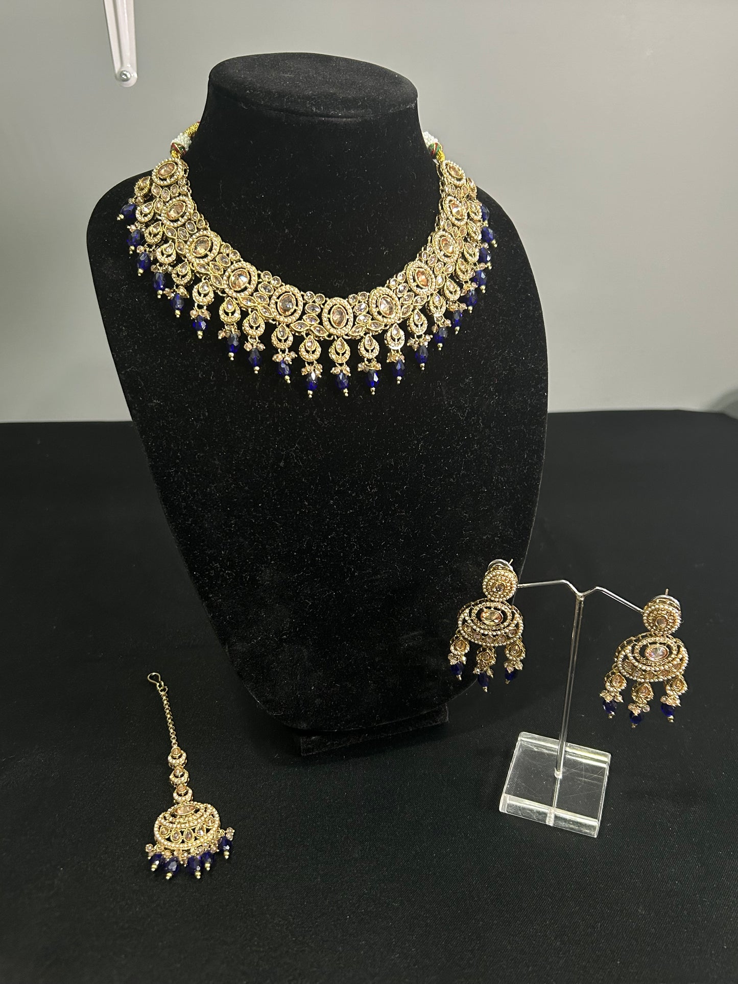 Gulzar Necklace Set