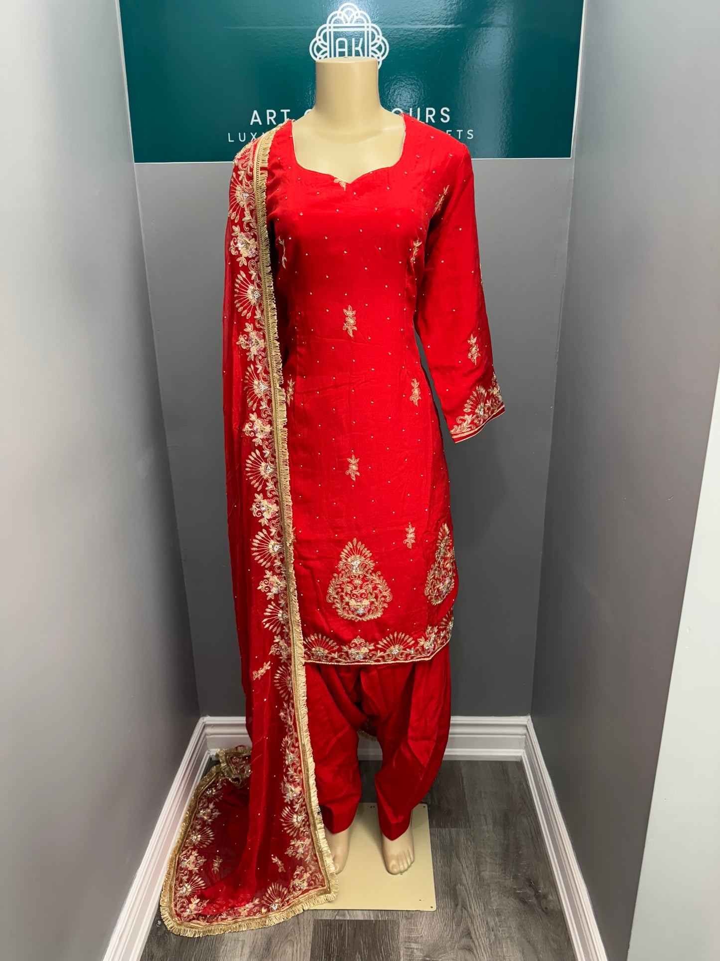 Noor E Gulabi Handwork Salwar Suit