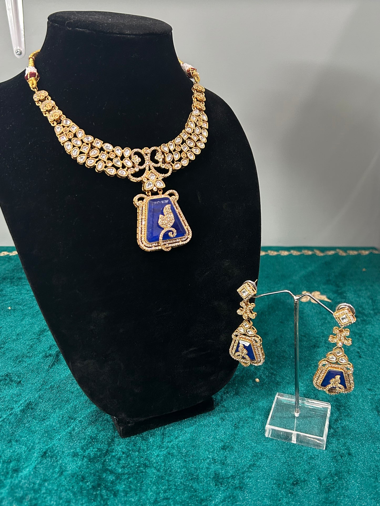 Royal Blue Moissanite Kundan Necklace Set