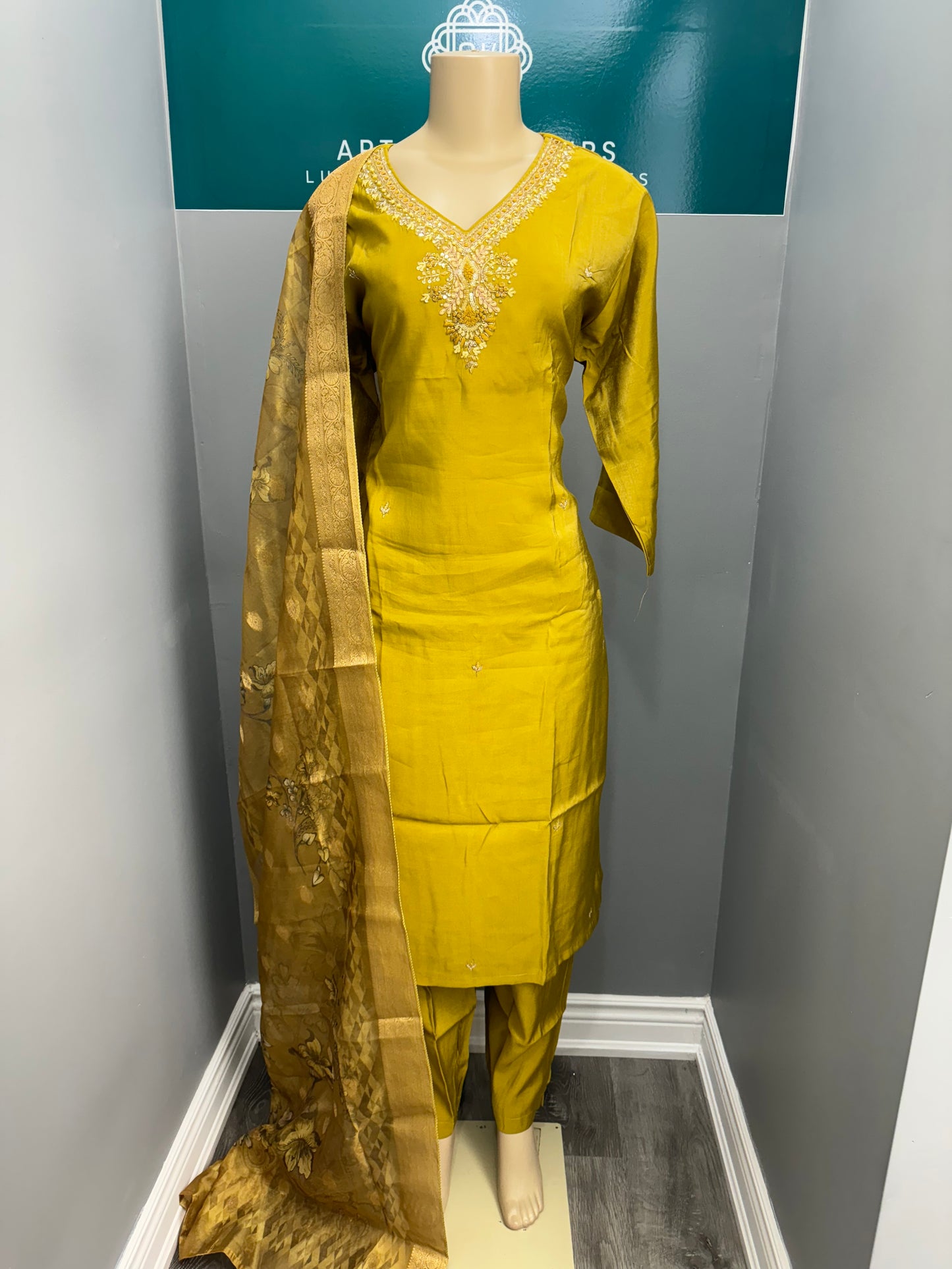 Plus Size Readymade Pant Suit- AK2428-09