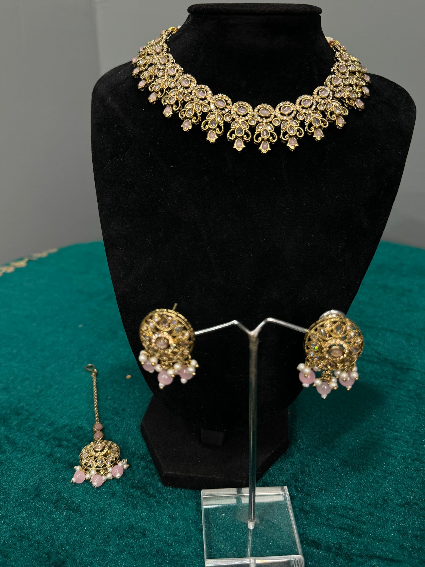 Elegant Baby Pink Stone Choker Set