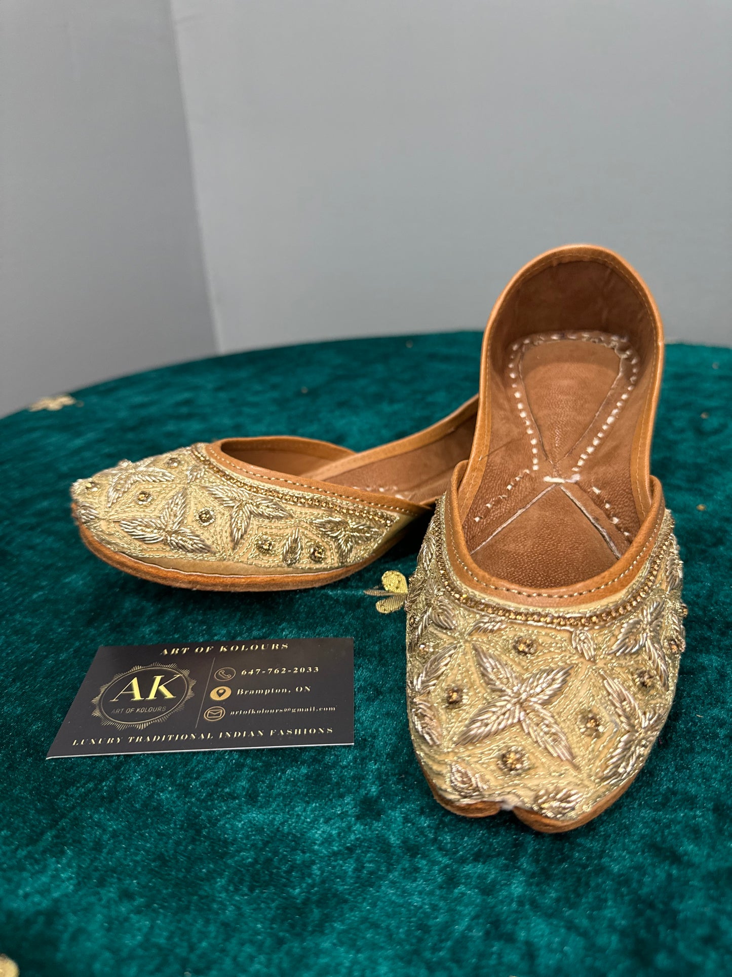 Gold Embroidery Work Jutti