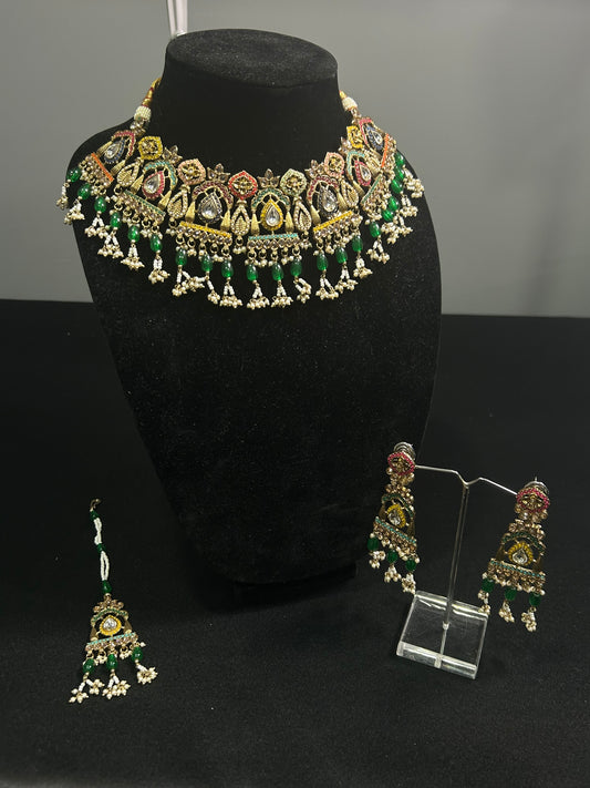 Noorva Necklace Set