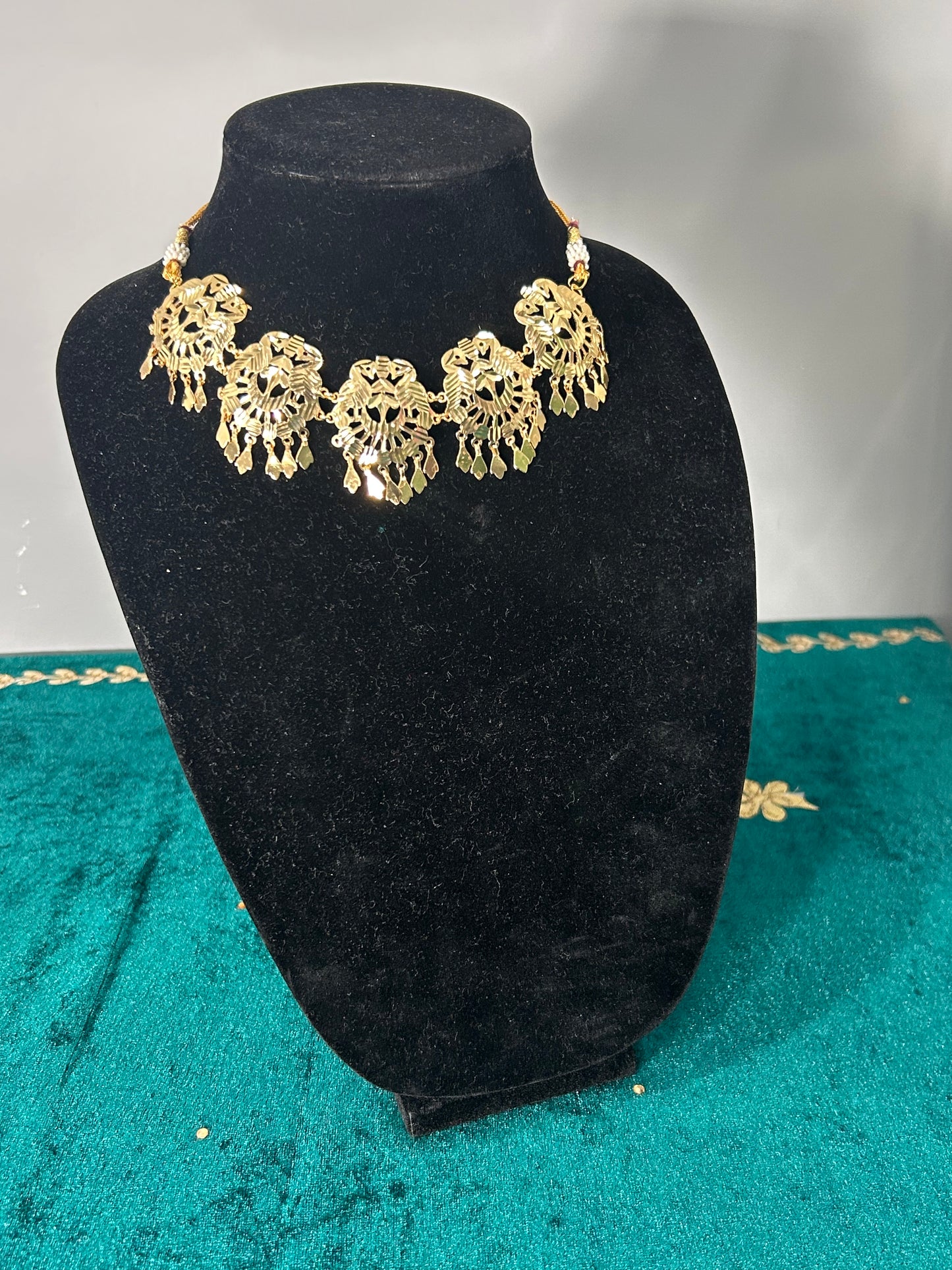 Kiran Jadau Necklace Set