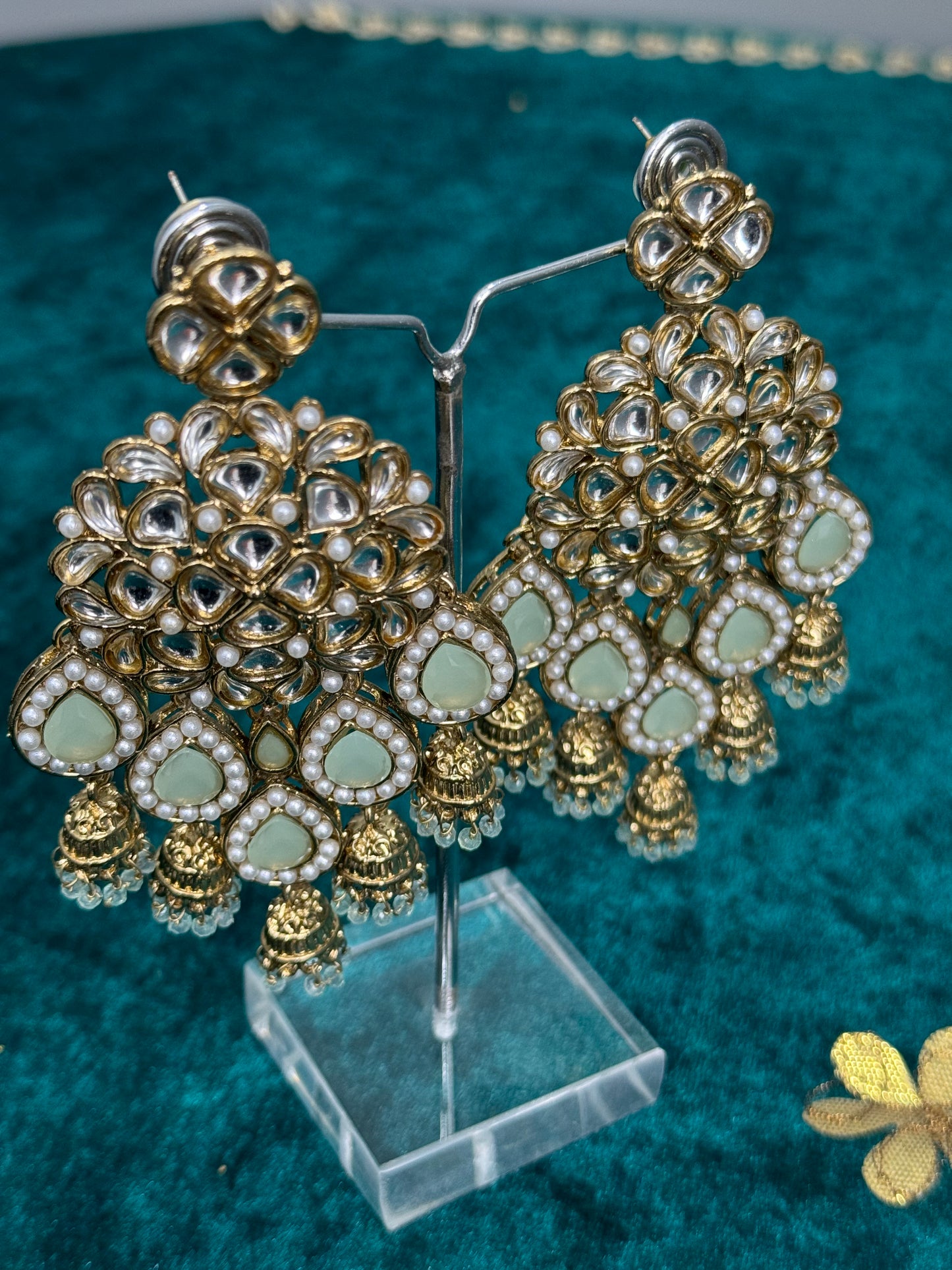 Majestic Aura Kundan Earrings