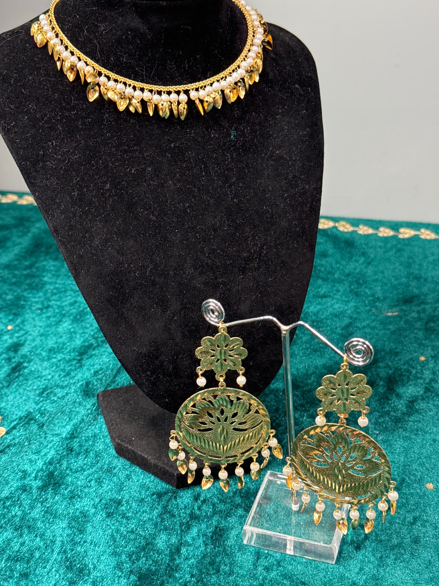 Pipal Pati Necklace Set