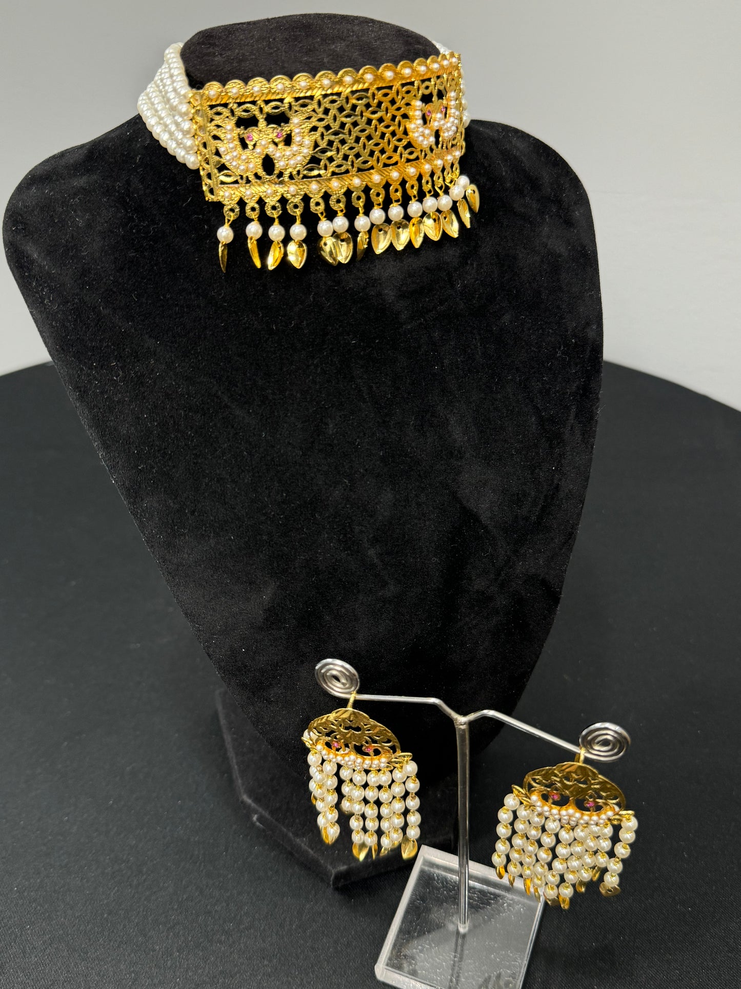 Neelam Necklace Set