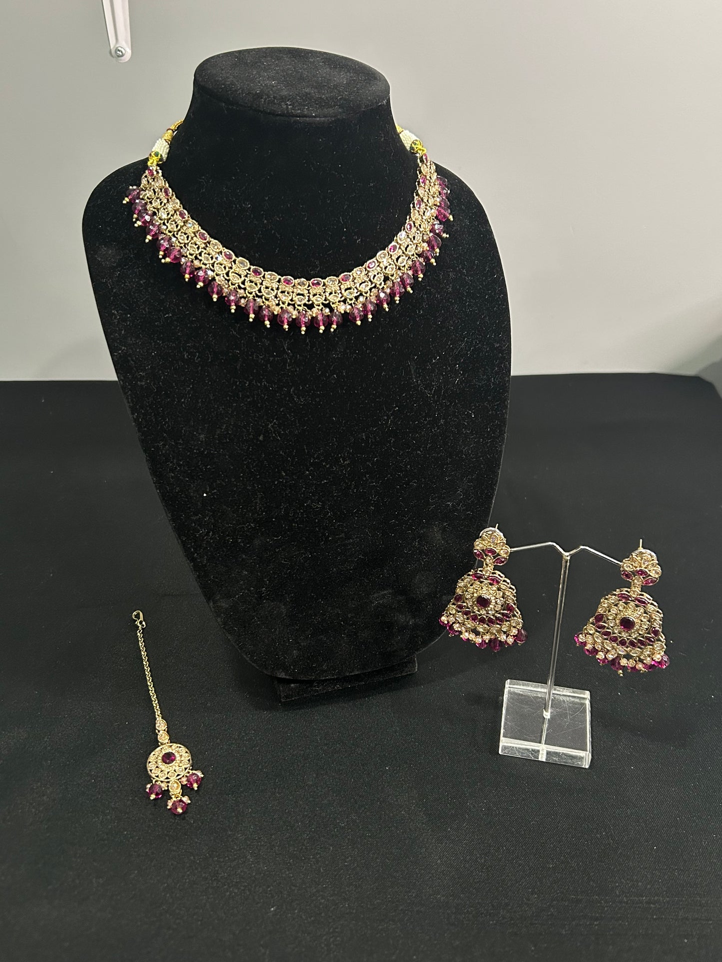 Hasli Necklace Set