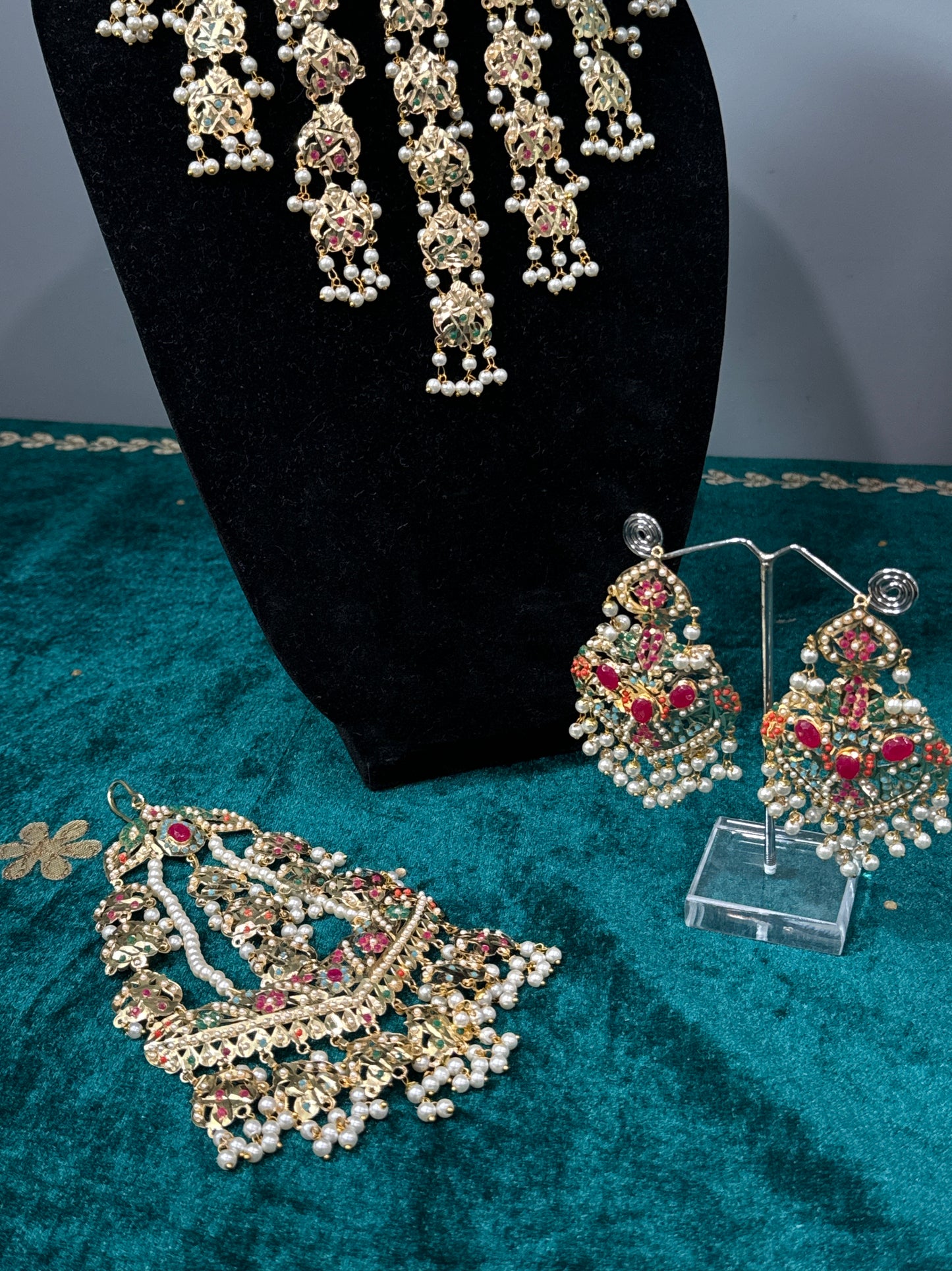 Heavy Pipal Patti Necklace Set