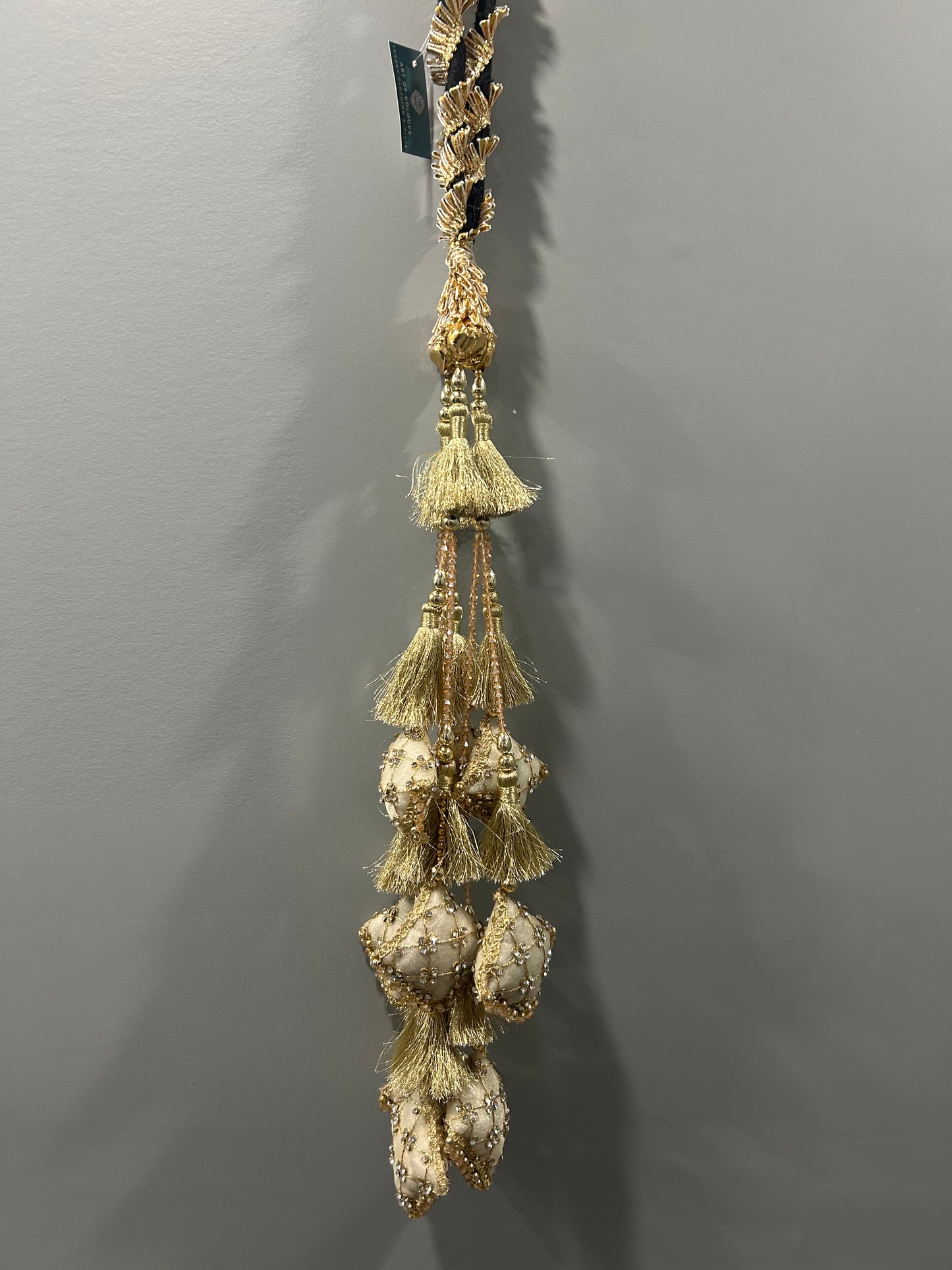 Blossom Tassel Parandi