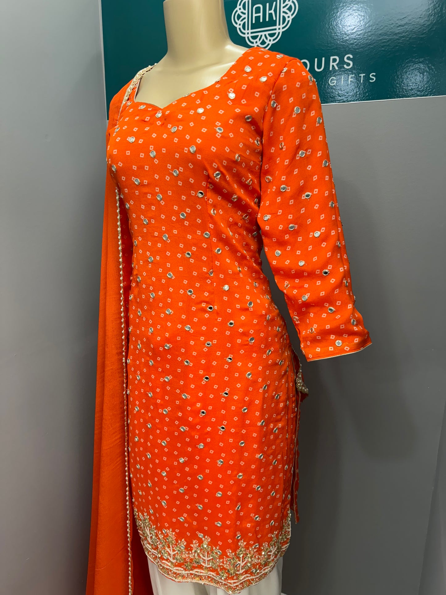 Bandhani Handwork Salwar Suit