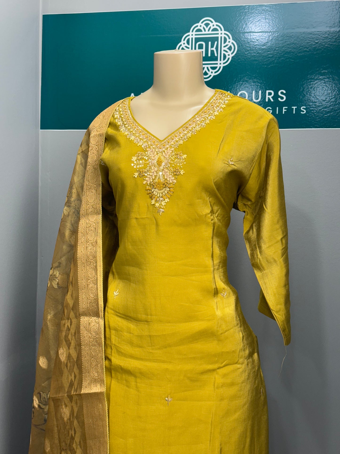 Plus Size Readymade Pant Suit- AK2428-09