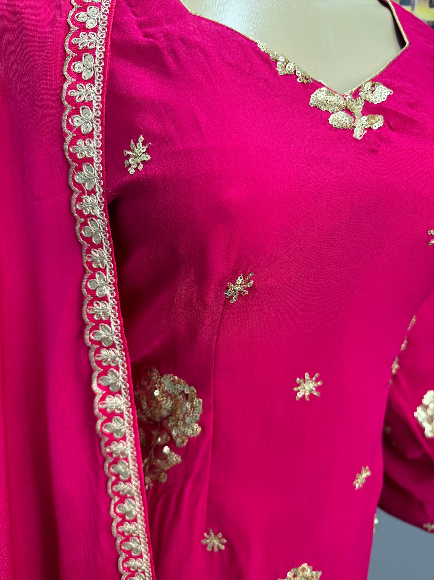 Gulabi Sippi Salwar Suit