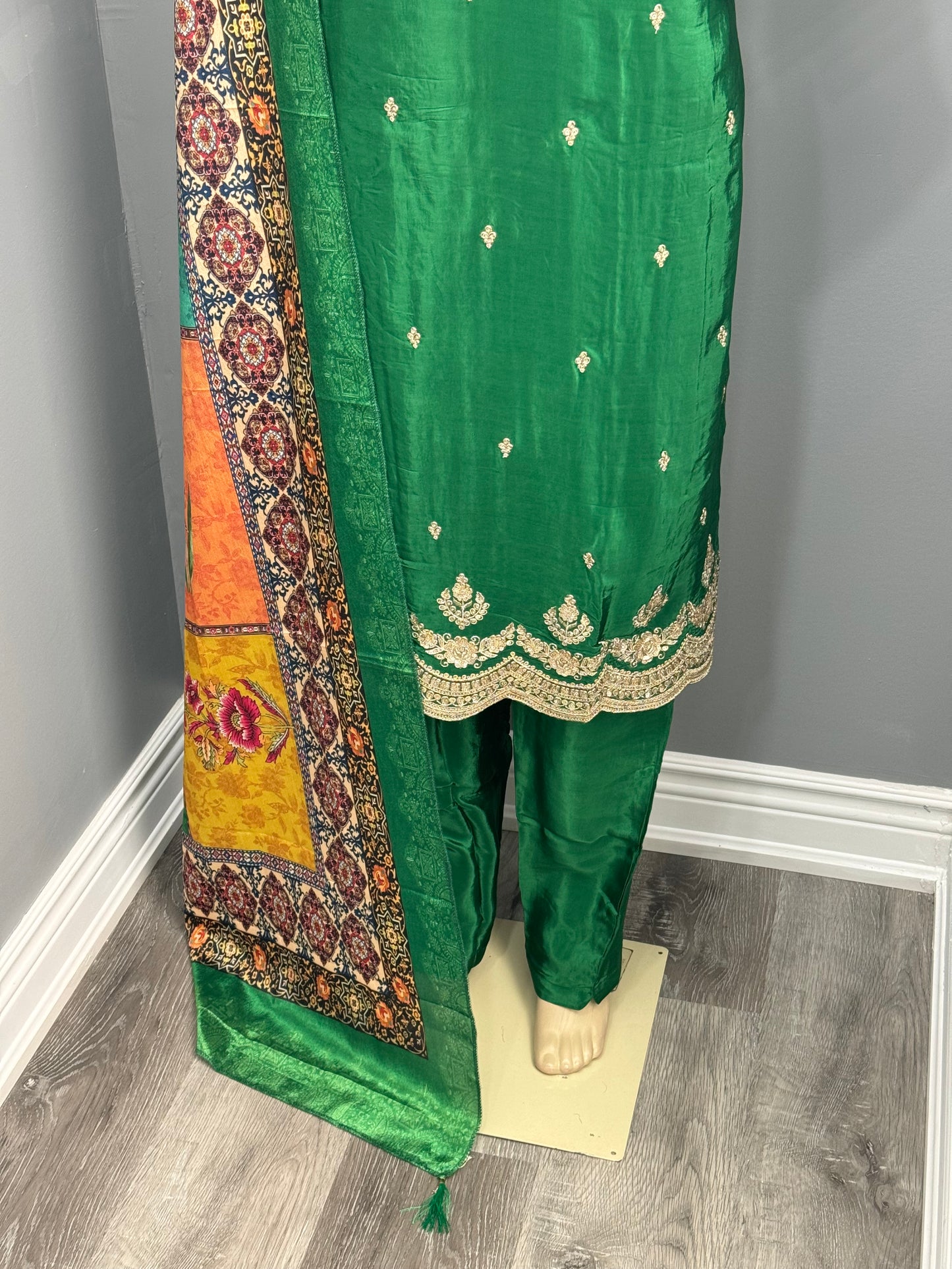 Readymade Crepe Pant Suit- AK2428-06