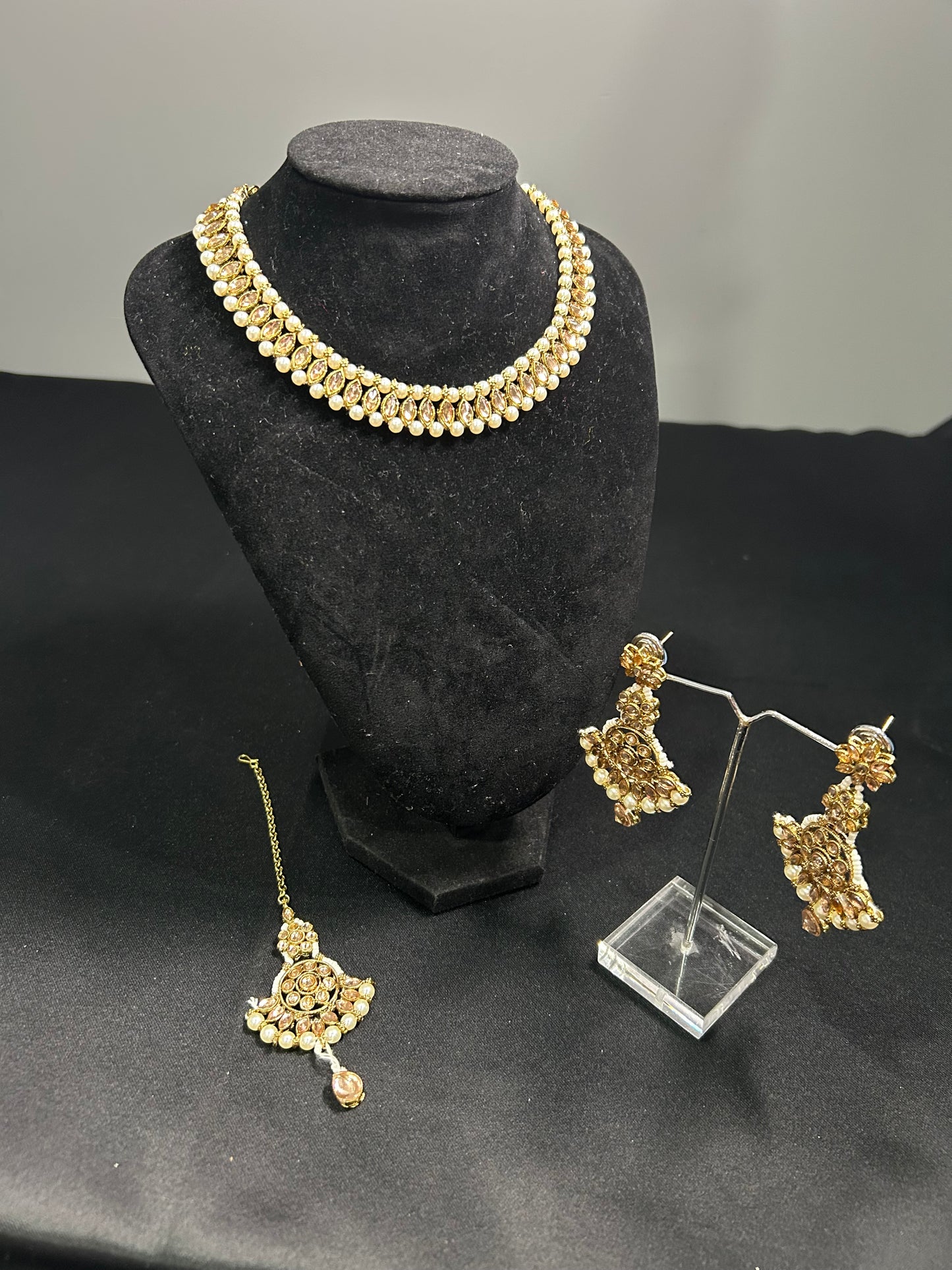 Kanika Necklace Set