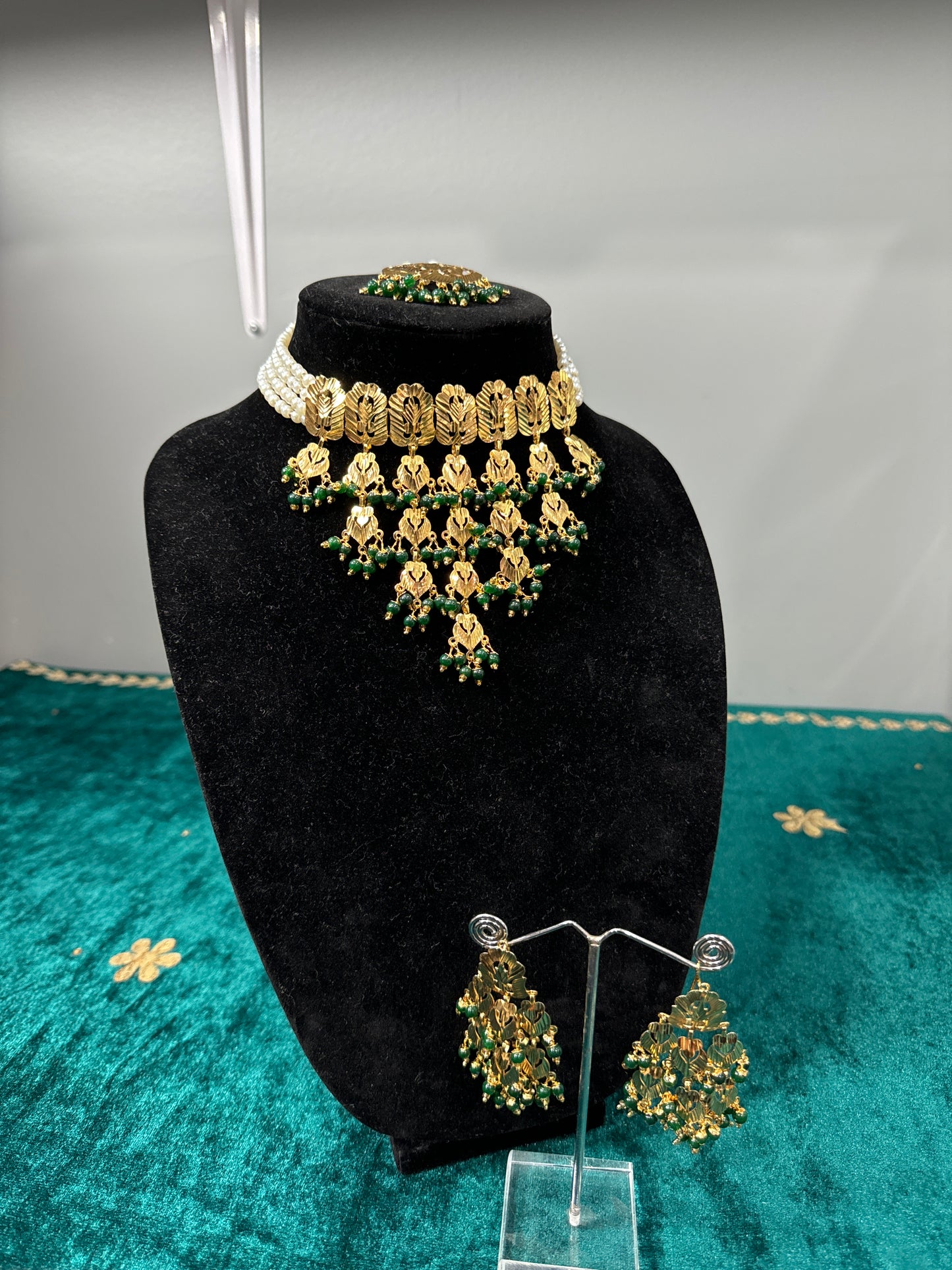 Hari Pati Necklace Set