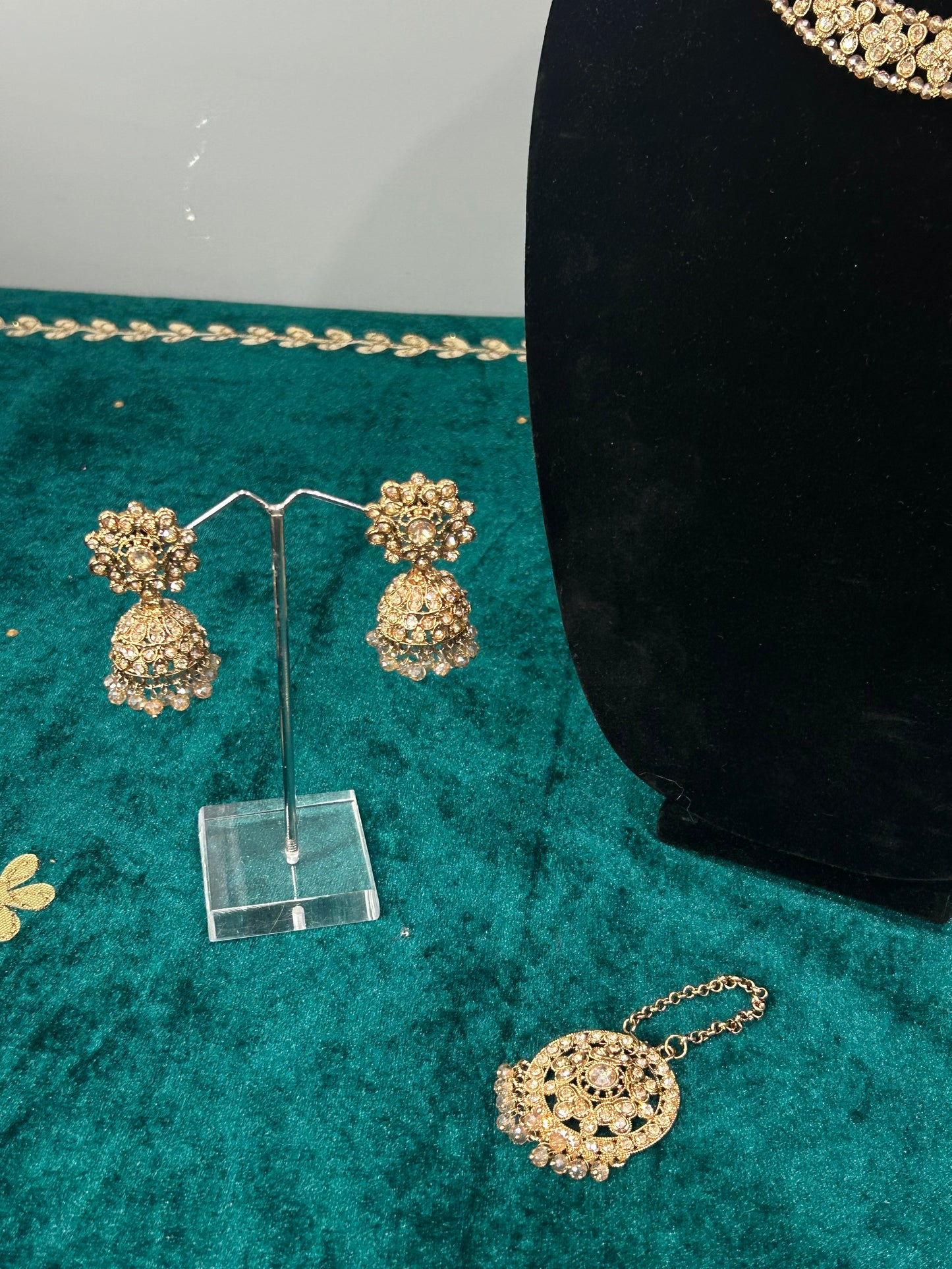 Stone Polki Gold Necklace Set