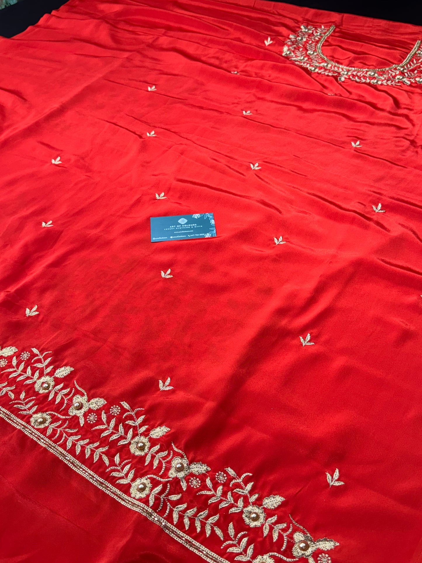 Santri Phul Gulbar Unstitched Suit