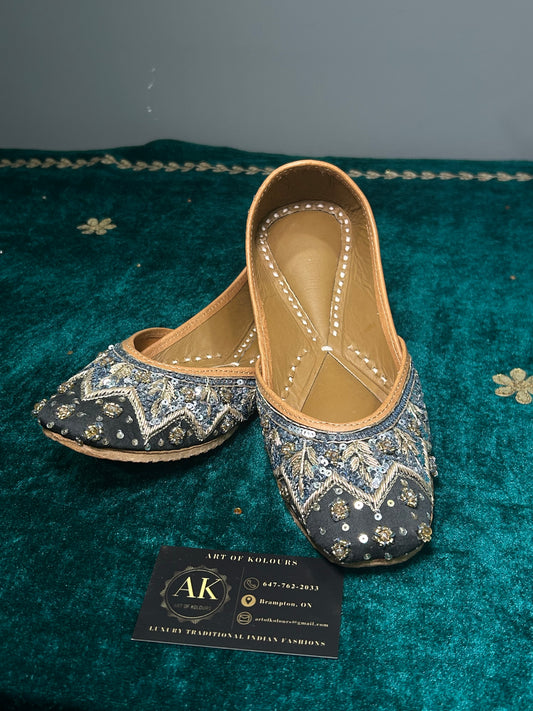 Midnight Handwork Jutti