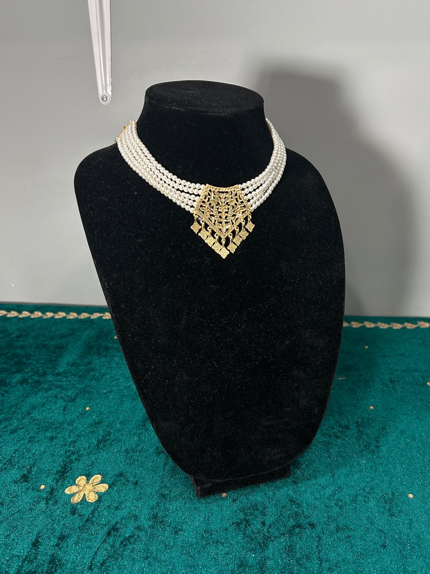 Gulab Jadau Necklace Set