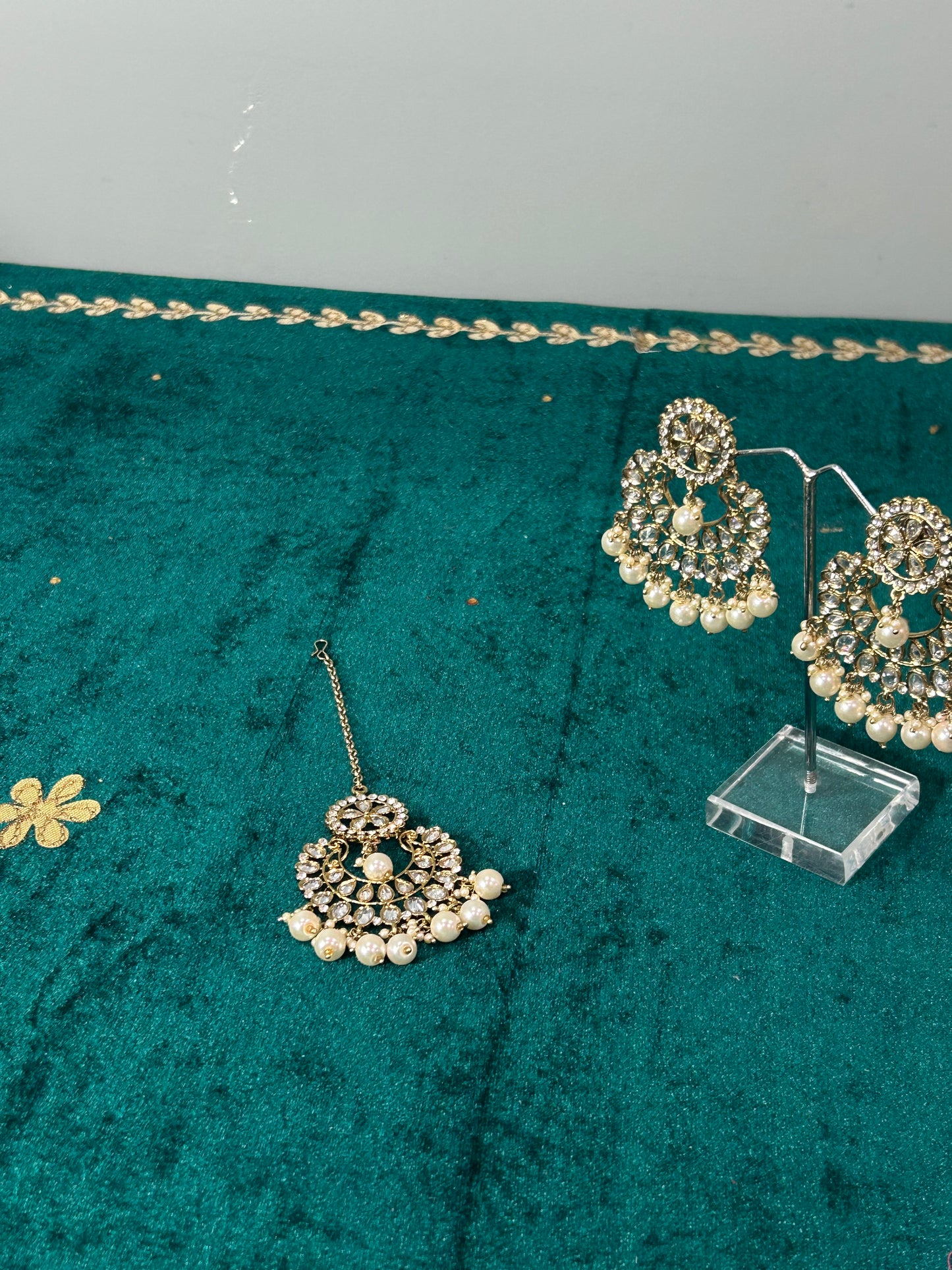 White Roop Earrings Tikka Set
