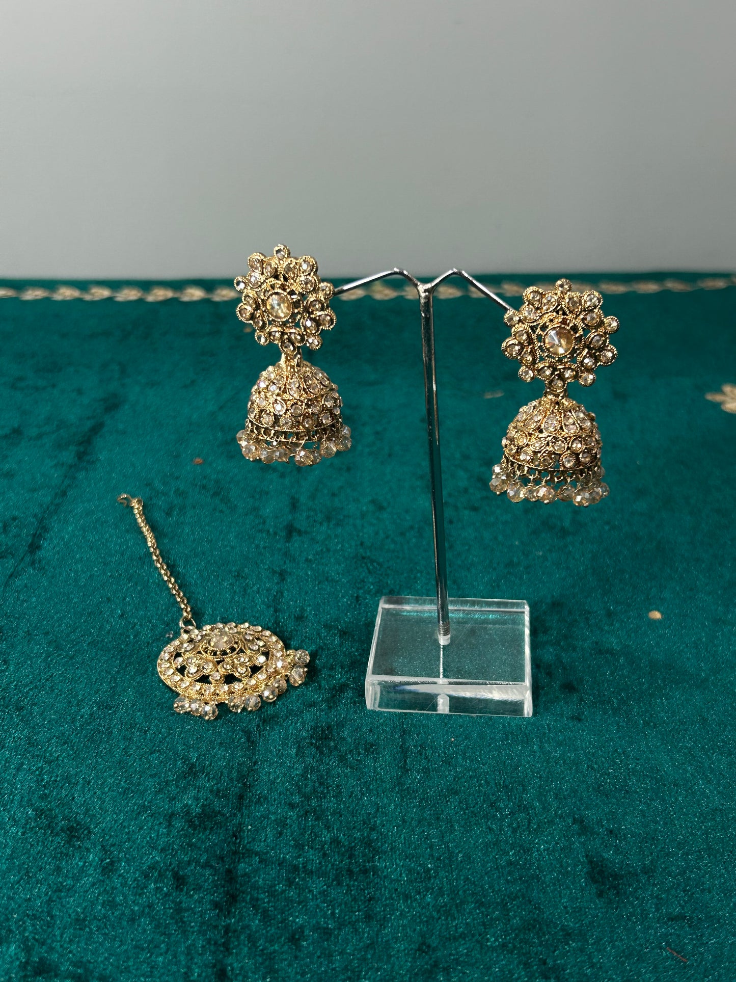 Gold Taara Earrings Tikka Set