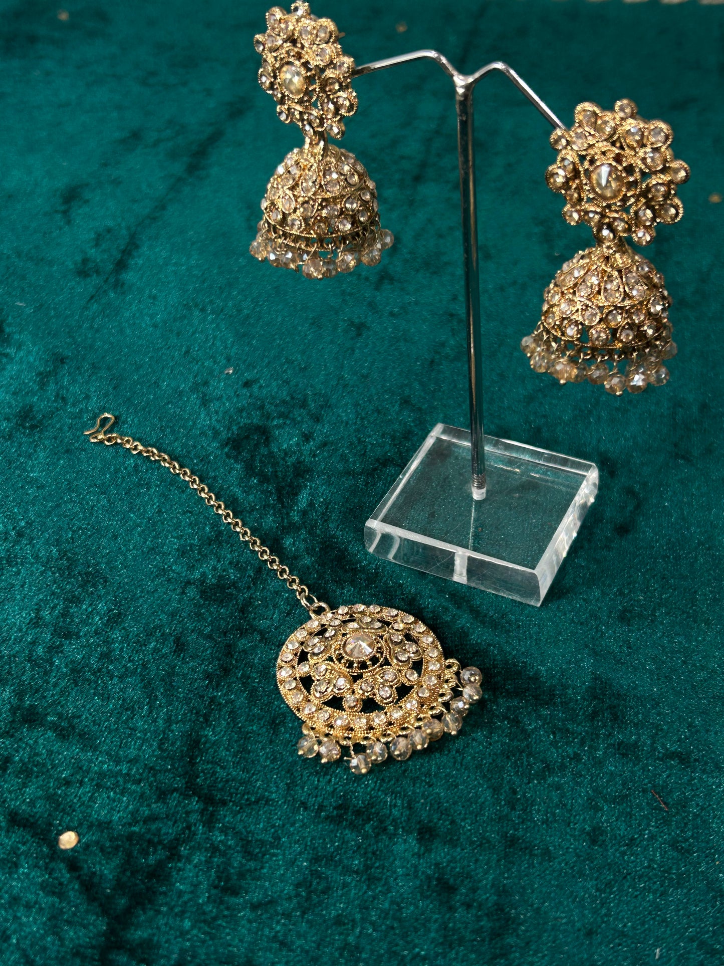 Gold Taara Earrings Tikka Set
